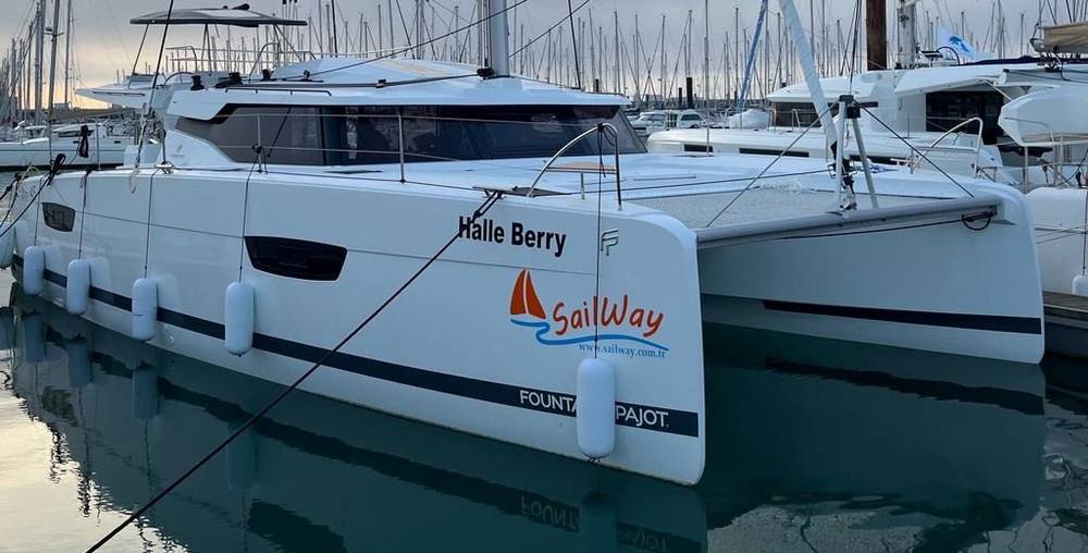 Halle Berry (Fountaine Pajot Elba 45): аренда катамарана без экипажа, Adaköy Marina