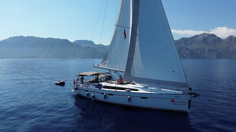 Mesela (Bavaria 46 Cruiser): sailing yacht for bareboat charter, Adaköy Marina